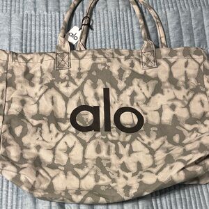 NWT ALO Yoga Gray Tiedye Tote Bag